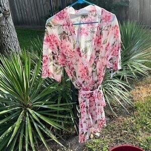 ▶️ Show me your Mumu ◀️ Light weight floral robe